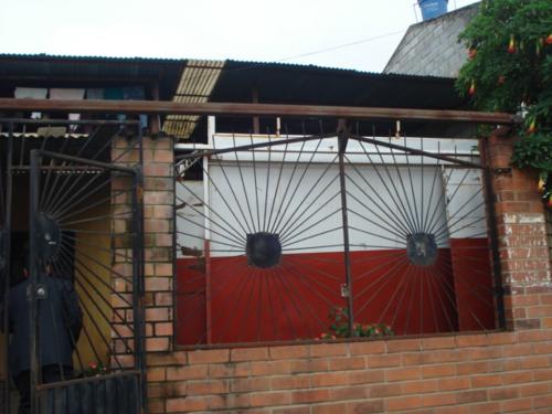 BONITA CASA EN RICAURTE