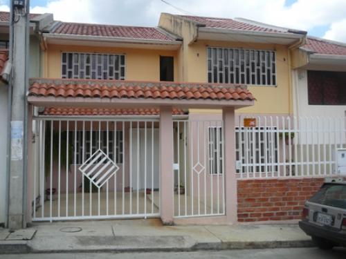 VENDO CASA EN CUENCA SECTOR RACAR PRECIO:$68.000 Dolares A.