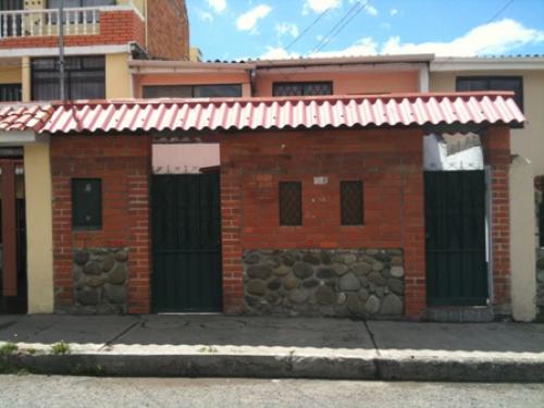 VENDO CASA DE 2 DEPARTAMENTOS SECTOR EL PARAISO