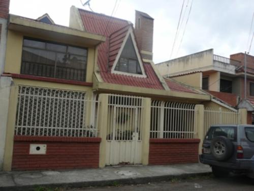 VENDO CASA EN CUENCA SECTOR BELLAVISTA PRECIO$105.000 Dolares A.