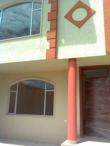 OPORTUNIDAD CASA ESQUINERA VALLE DE LOS CHILLOS CONJUNTO PEQUEÑO