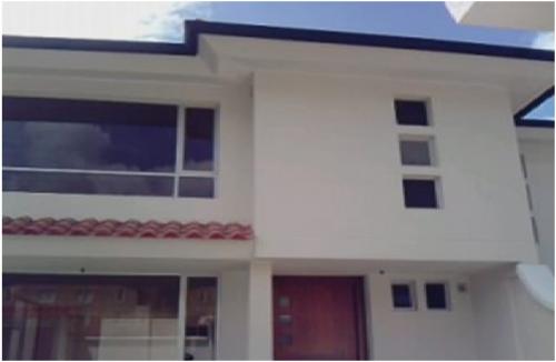 DE OPORTUNIDAD VENDO HERMOSA CASA