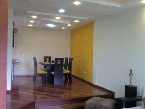 HERMOSAS CASAS INDEPENDIENTES EN LA VIÑA SECTOR TUMBACO 