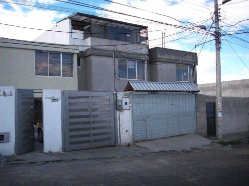 Vendo casa 3 plantas San Isidro del Inca 