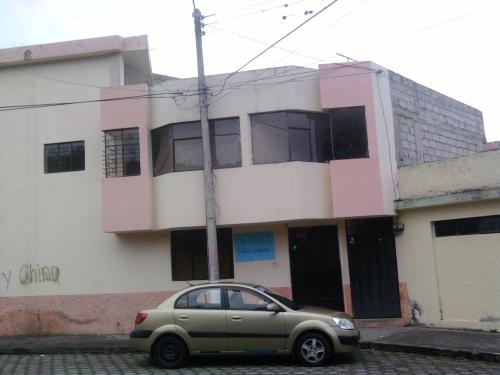 POR MOTIVO DE VIAJE VENDO LINDA CASA MUY BIEN UBICADA ZONA RESIDENCIAL