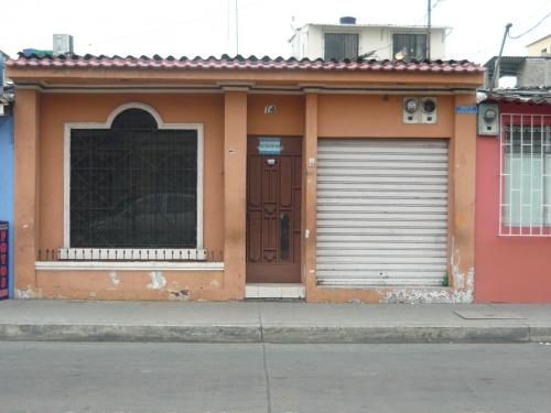 EXCELENTE UBICACION EN ZONA COMERCIAL PARA LEVANTAR TU NEGOCIO IDEAL