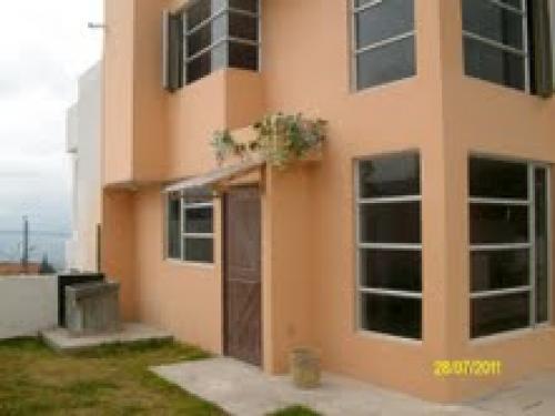 CASAS EN CONOCOTO AMPLIOS ESPACIOS VERDES CON VISTA PANORAMICA AL VALLE DE LOS CHILLOS