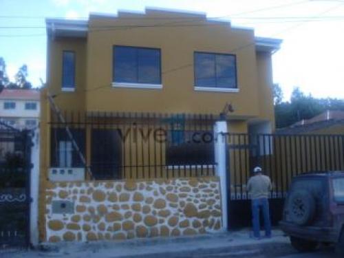 M-36331-VENDE CASA SECTOR UNCOVIA