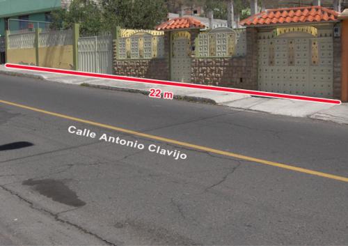 Casa de un piso con jardín y terreno Cdla España AMBATO