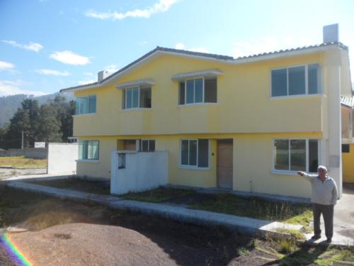 EN EL MEJOR SITIO DEL VALLE DE LOS CHILLOS (EL TINGO) CASAS Y TERRENOS URBANIZADOS