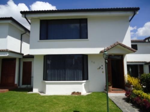 CASA EN CONJUNTO CERRADO SECTOR COLEGIO SEK - NORTE