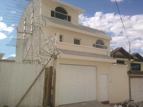 VENDO ELEGANTE CASA POR ESTRENAR CON ACABADOS DE LUJO, YACUSSI