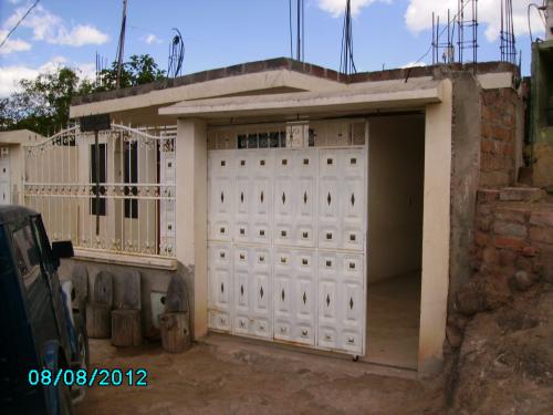 VENDO UNA CASA EN CATAMAYO-LOJA