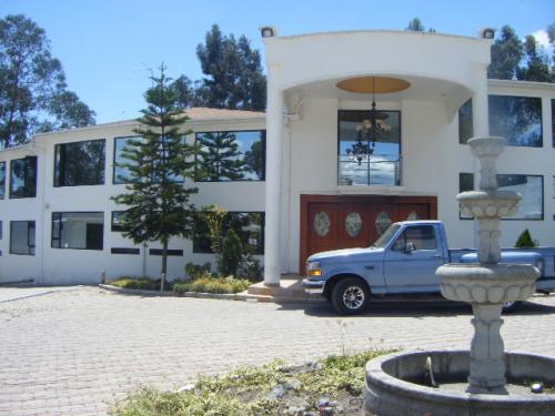 VENTA CASA C/LINDAS AREAS COMUNALES La Tola Grande