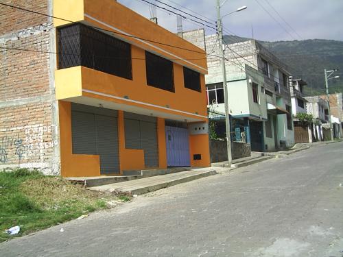 Vendo Casa Sector Reino de Quito, Arriba del Barrio Mena Dos