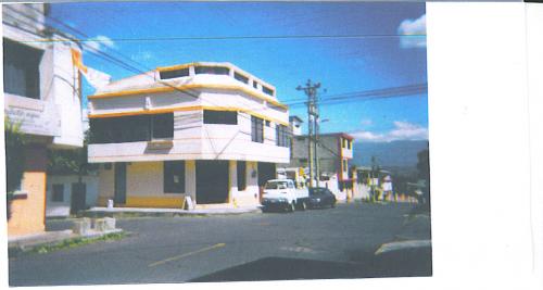 DE OPORTUNIDAD VENDO CASA ESQUINERA EN CONOCOTO