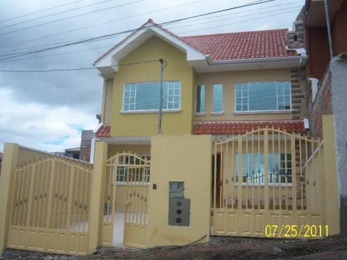 DE OPORTUNIDAD VENDO CASA RENTERA 2 DEPARTAMENTOS