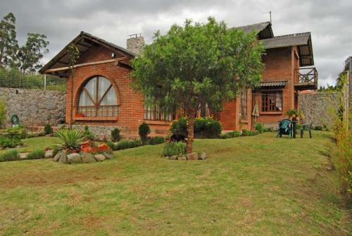 CASA EN VENTA EN CUENCA SECTOR CHALLUABAMBA