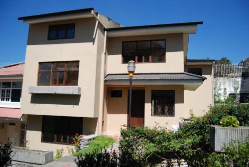 CASA EN VENTA EN CUENCA SECTOR BELLAVISTA
