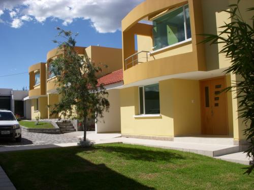 Vendo Casa or Estrenar en Tumbaco 