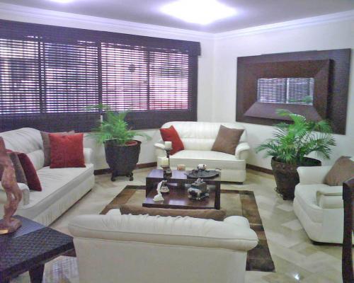 VENTA DE CASA DE 2 PLANTAS CON 2 DEPARTAMENTOS