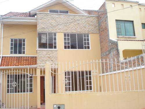 M-BONITA CASA AMPLIA X ESTRENAR SECTOR HOTEL ORO VERDE $ 97.500