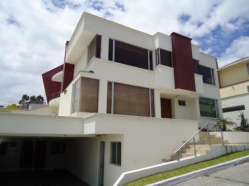 PRECIOSA CASA DE VENTA CUMBAYA SECTOR COLEGIO TERRANOVA – CONJUNTO CERRADO