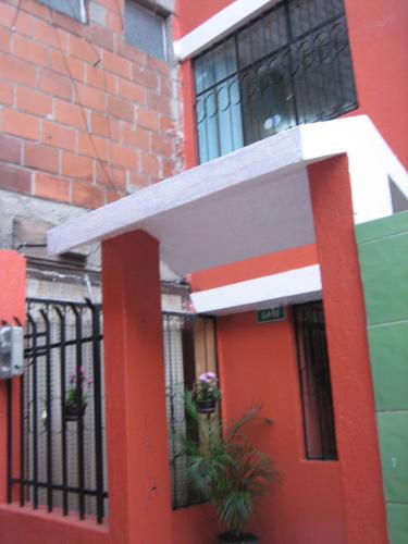 LINDA CASA EN EL MEJOR SECTOR DEL SUR