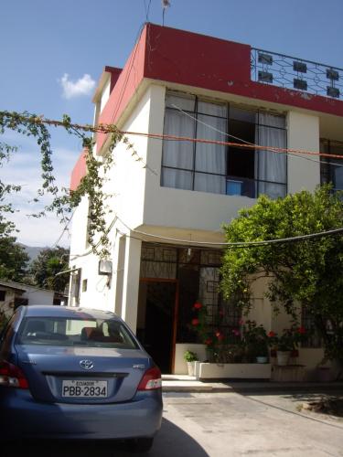 Vendo en Tumbaco, casa con local