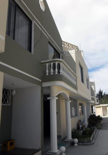 CASA LA PAMPA, VALLE DE POMASQUI, CONJUNTO GIRASOLES DE LA PAMPA 120M2 $65.000 INF: 2353-232, 097-592747