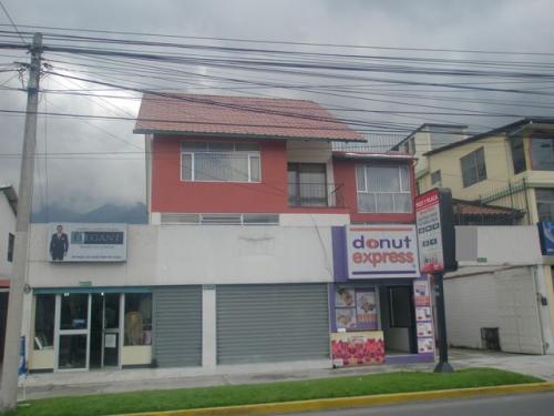 OPORTUNIDAD CASA FRENTE A MALL EL JARDIN