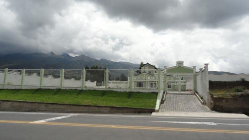 VENDO  CASA EN OTAVALO - IMBABURA - ECUADOR