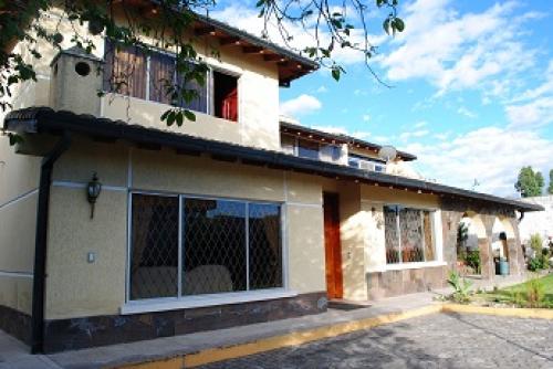 TUMBACO HERMOSA CASA CERCA DE TODO