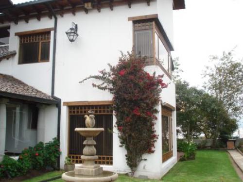 CASA DE LUJO EN VENTA O ARRIENDO EN BELLAVISTA