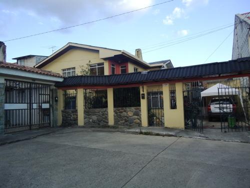 CASA CREDITO INMOBILIARIA.... Vende Casa Grande Sector Huayna Capac....  Cuenca - Ecuador.