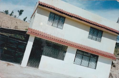 Vendo casa Sector Pomasqui  2 pisos 400m 