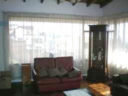 VENDO HERMOSA CASA TRAS LA UNIVERSIDAD CENTRAL