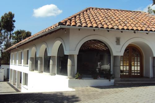 VENTA CASA CON TERRENO  5.070 M2 DE TERRENO EN CUMBAYA