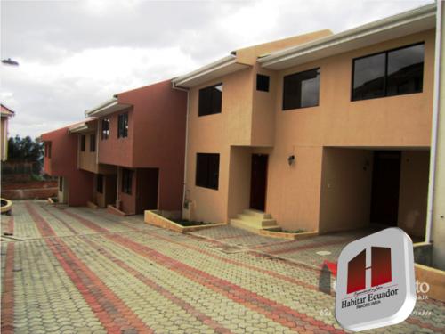 En Condominio a 3 cuadras de la Av. Ordoñez Lasso