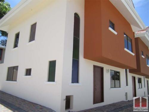 Casa dentro de Condominio, terminados de primera 