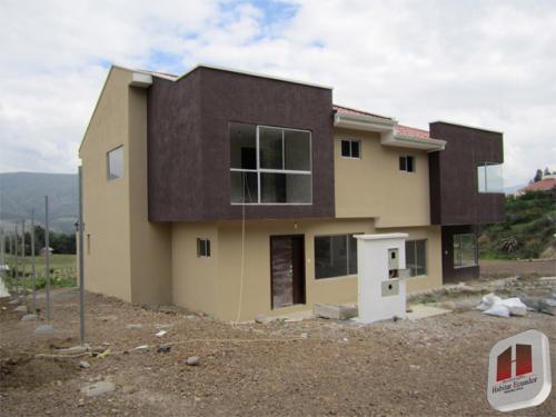 (CV117) Casa con áreas verdes en Challuabamba