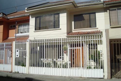 OPORTUNIDAD  VILLA  AMPLIA   SECTOR RESIDENCIAL CON ACABADOS DE PRIMERA  SECTOR URBANIZACION MACHANGARA