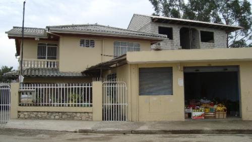 De Oportunidad Casa Rentera y Comercial Sector Cuatro Esquinas Ricaurte