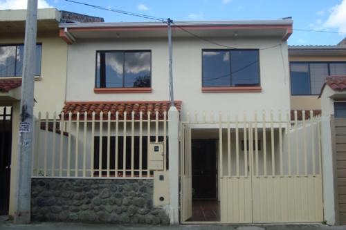 Oportunidad Villa Ampila Sector El Tiempo