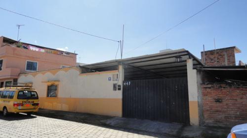 VENDO CASA CON AMPLIO LOCAL EN IBARRA - IMBABURA