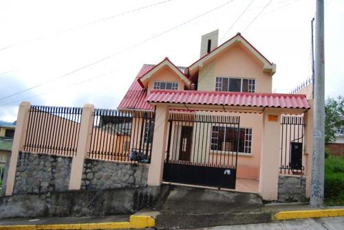 CASA EN VENTA EN TOTORACOCHA AMPLIA 5 AÑOS DE CONSTRUCCIÓN