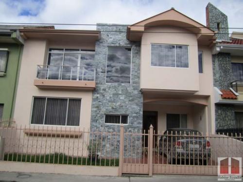 (Cv118) Casa con áreas verdes sector Primero de Mayo