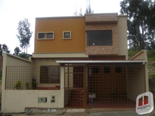 Casa con hermosa vista panorámica  a la ciudad y a 3 cuadras de la Av. Las Américas.