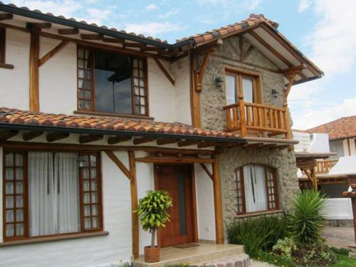 Casa de venta en Tumbaco, localizada en conjunto privado