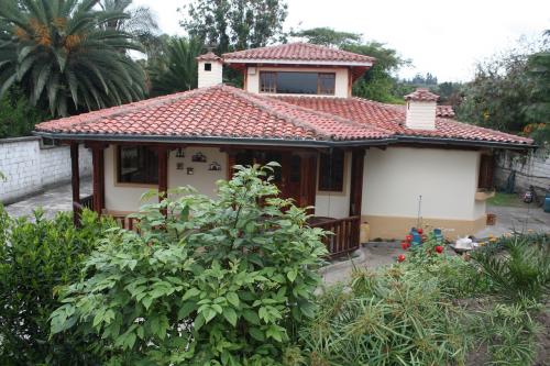 Hermosa Casa Rustica de Venta en Sector La Viña, Tumbaco.